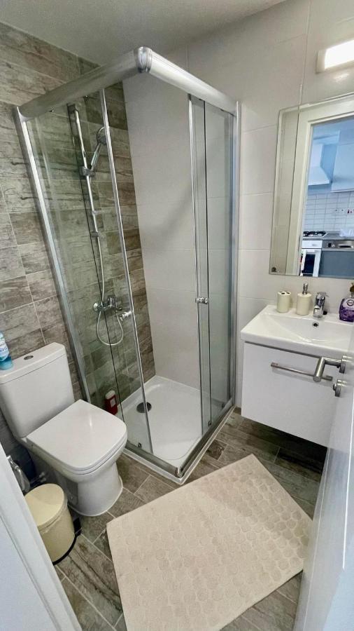 Sea View Suites By The Coast Фамагуста Екстериор снимка