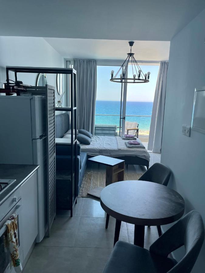 Sea View Suites By The Coast Фамагуста Екстериор снимка