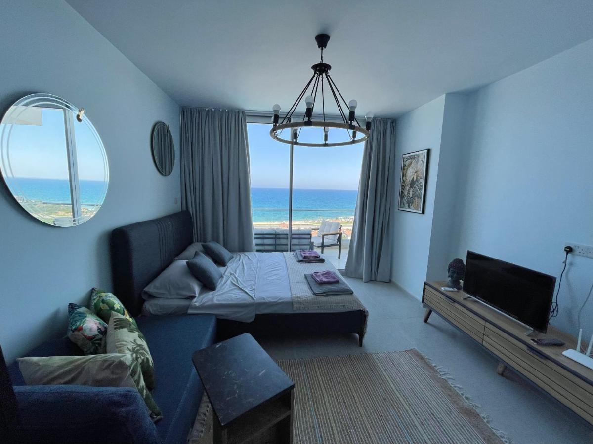 Sea View Suites By The Coast Фамагуста Екстериор снимка