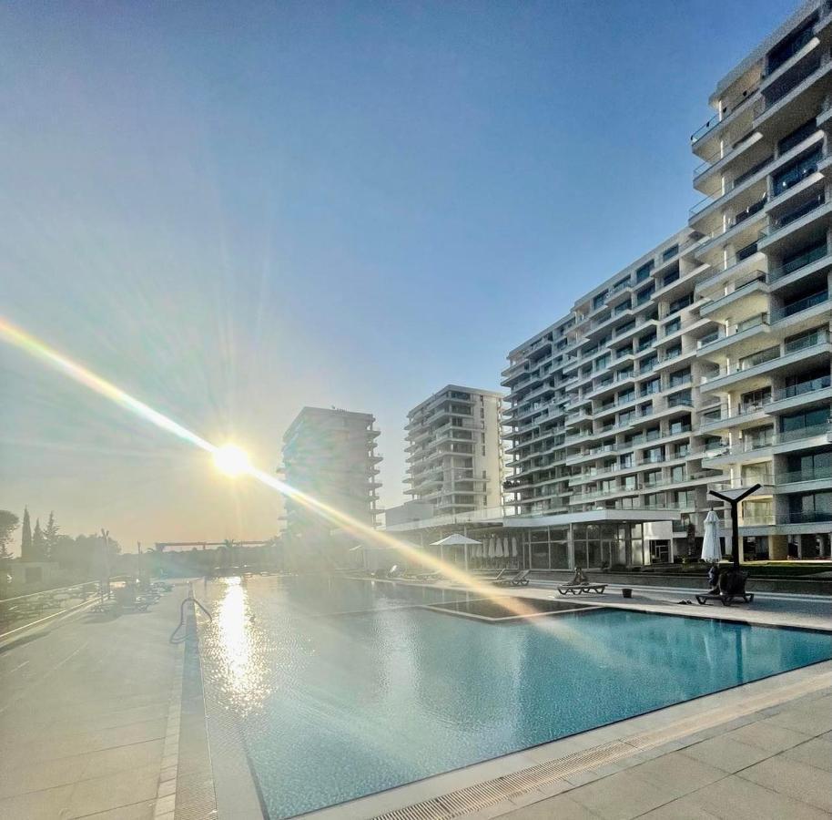 Sea View Suites By The Coast Фамагуста Екстериор снимка