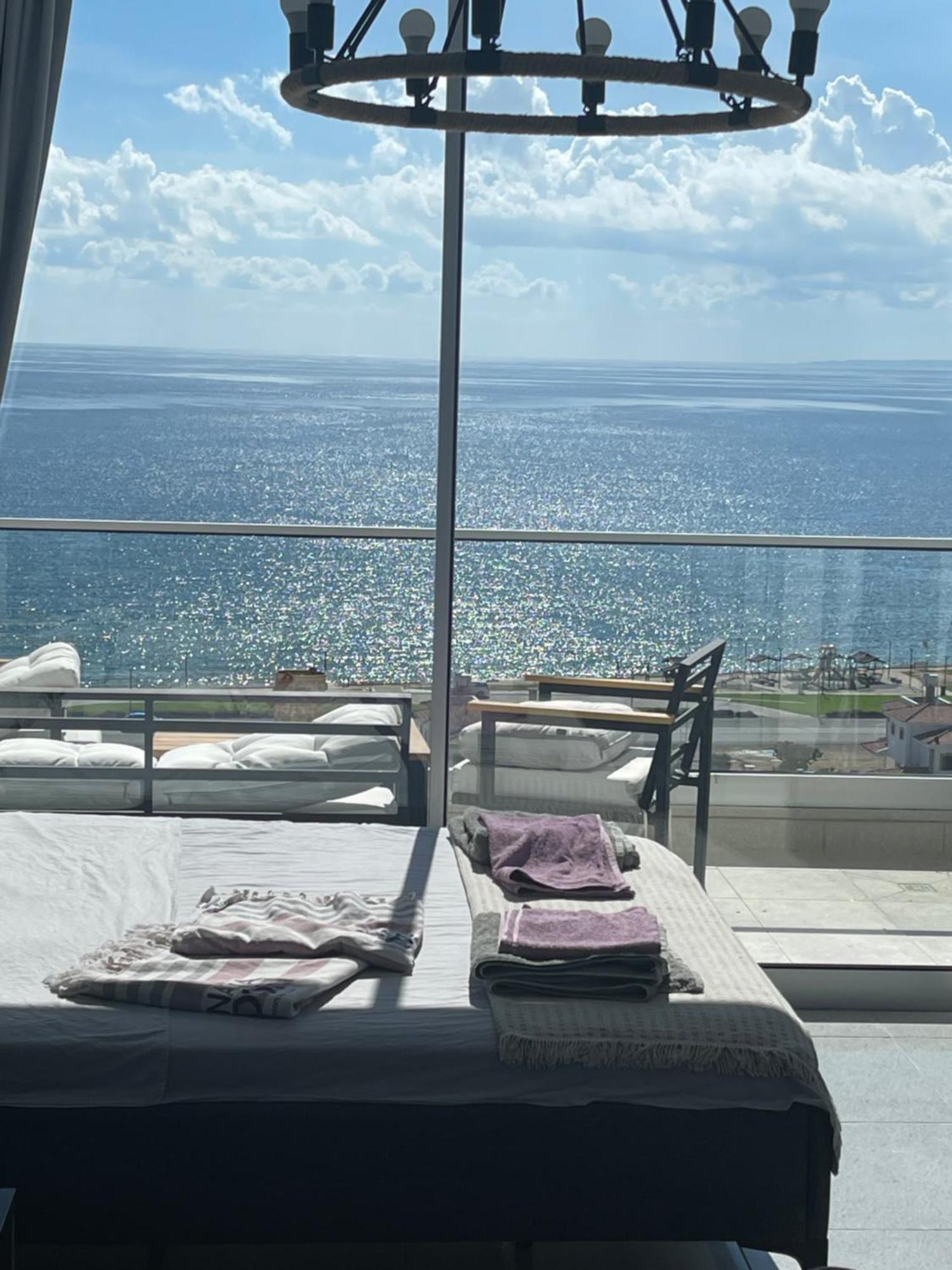 Sea View Suites By The Coast Фамагуста Екстериор снимка