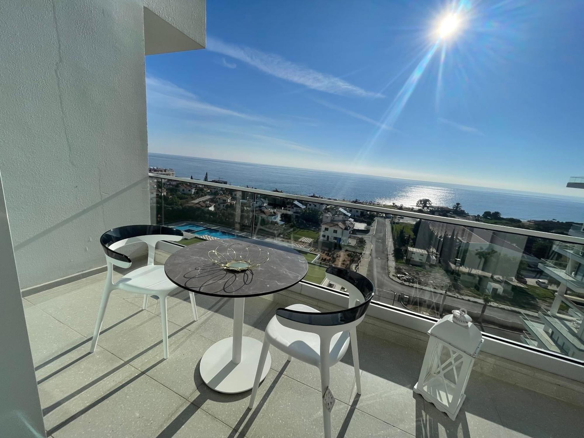 Sea View Suites By The Coast Фамагуста Екстериор снимка