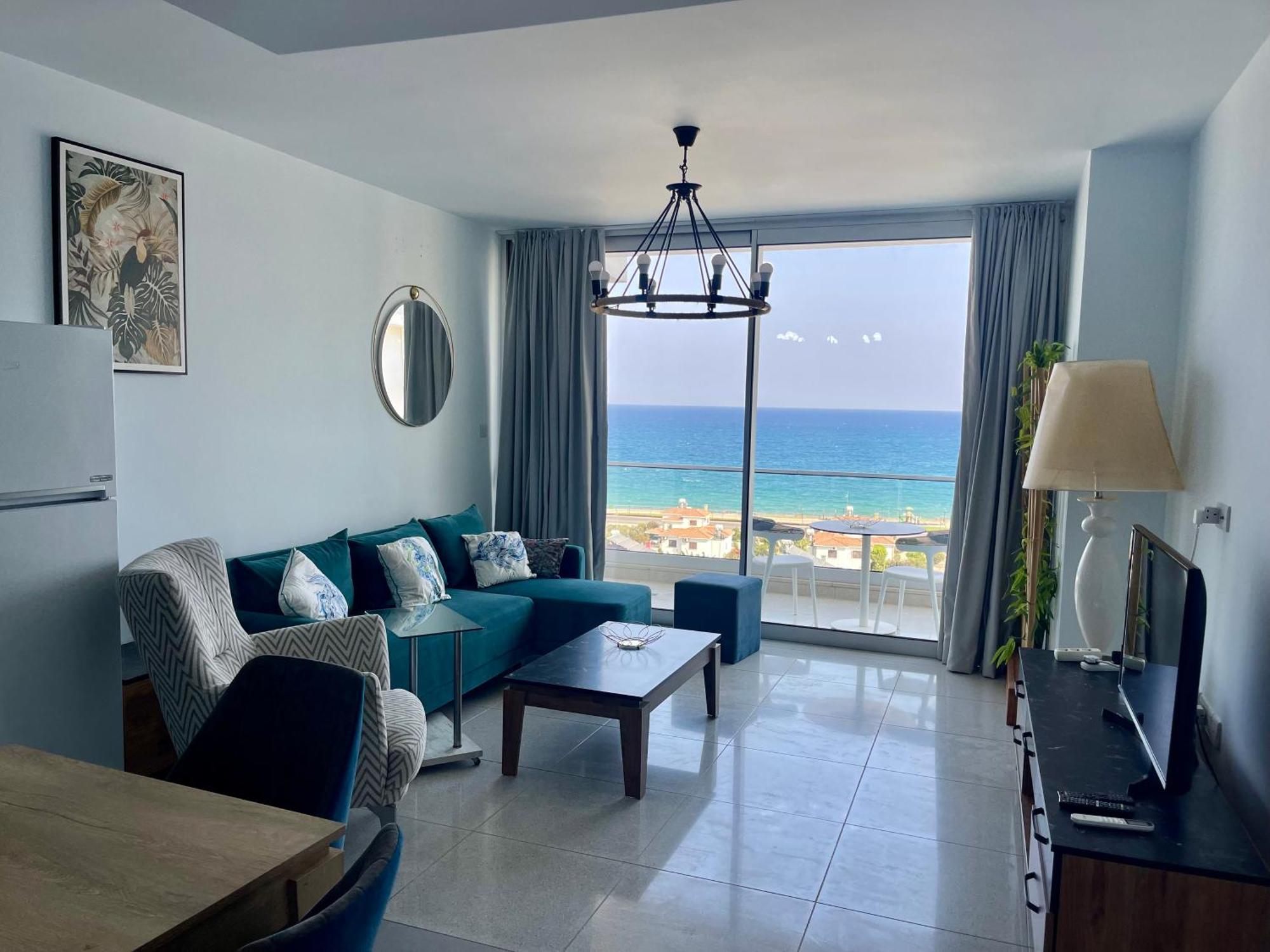 Sea View Suites By The Coast Фамагуста Екстериор снимка