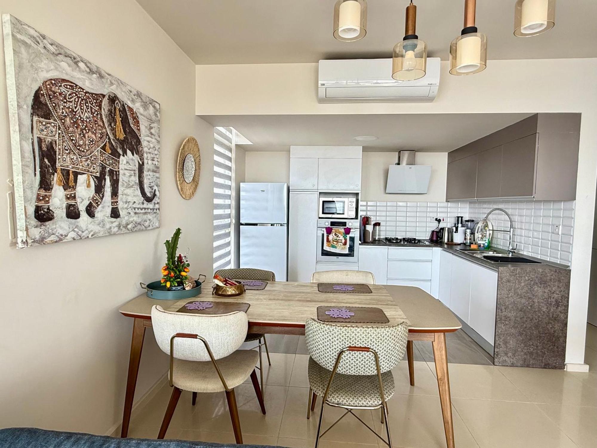 Sea View Suites By The Coast Фамагуста Екстериор снимка