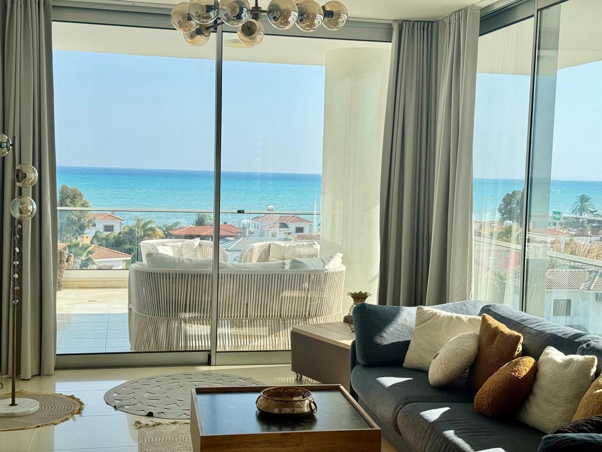 Sea View Suites By The Coast Фамагуста Екстериор снимка