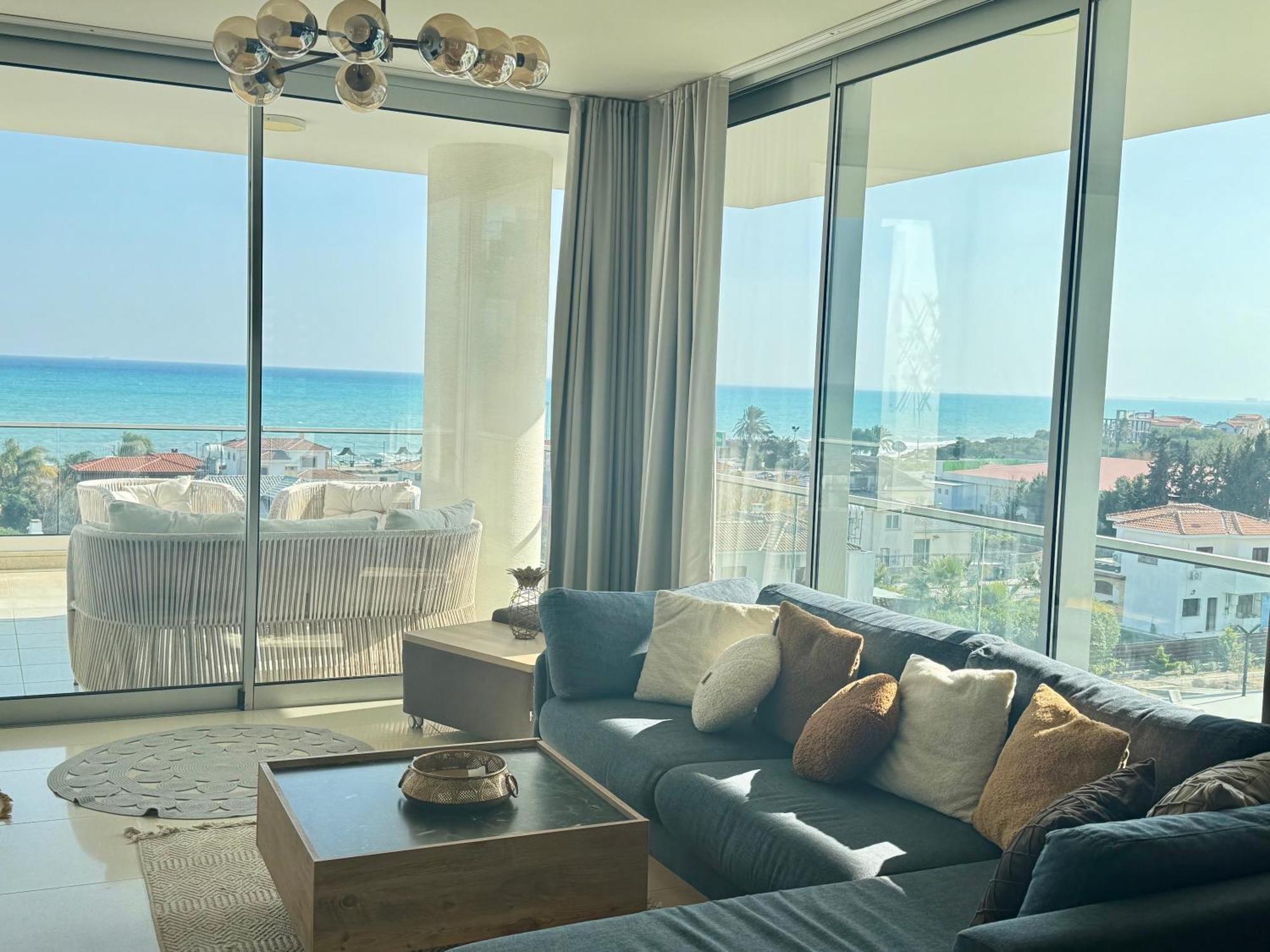 Sea View Suites By The Coast Фамагуста Екстериор снимка